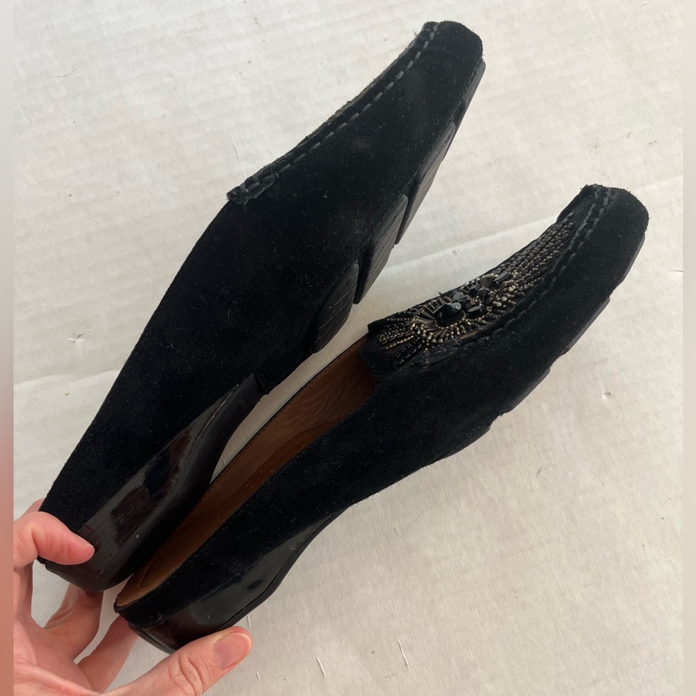 Donald J Pliner Lucia black suede beaded slip on mules flat shoes EUC size 6.5 - Picture 6 of 10